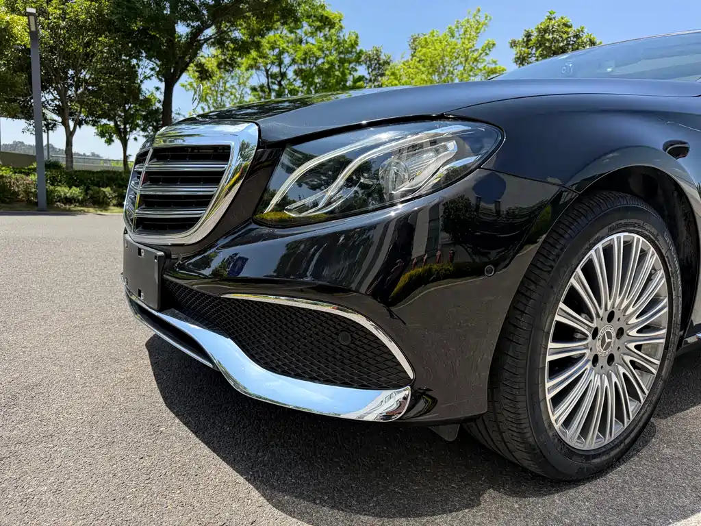 Mercedes-Benz E-Class 2020 E 300 L Fashion