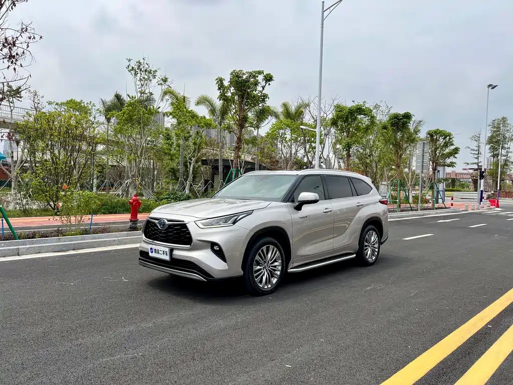 Toyota Highlander 2022 Hybrid 2.5L AWD Premium 7-Seater