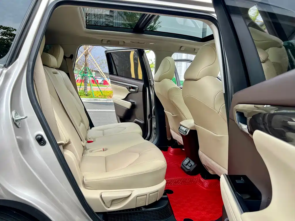 Toyota Highlander 2022 Hybrid 2.5L AWD Premium 7-Seater