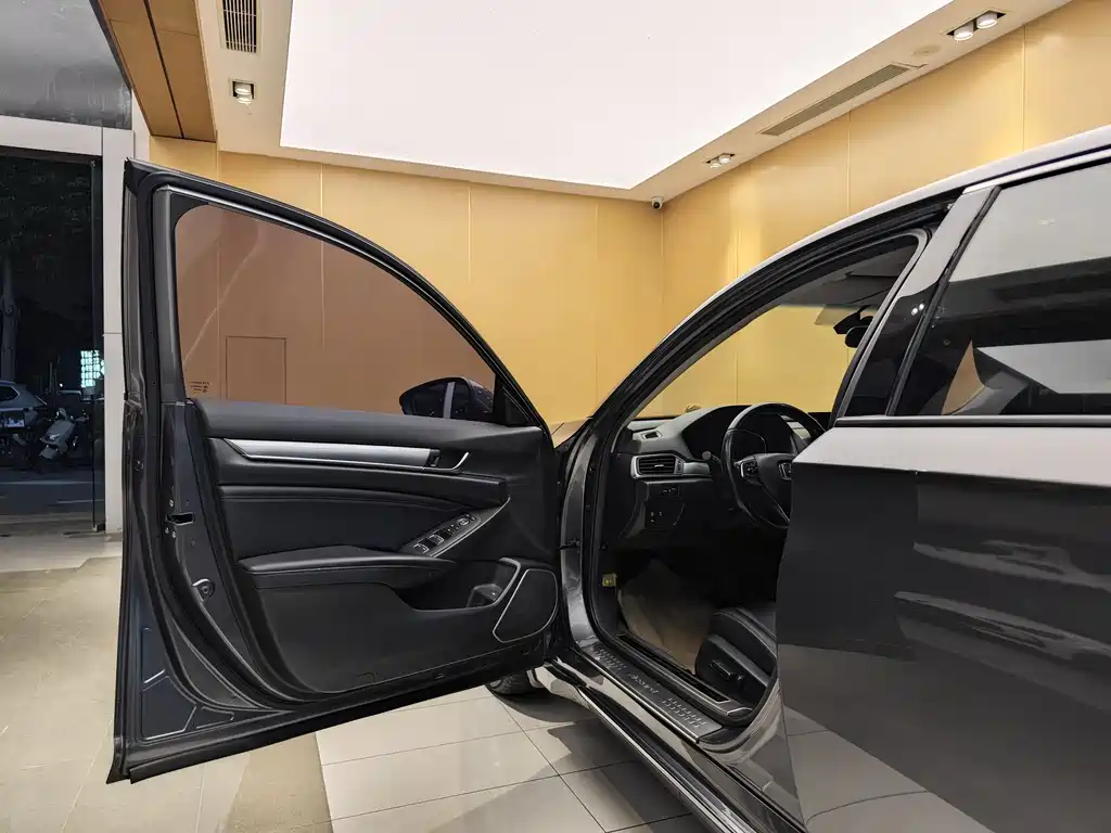 Accord 2018 260TURBO Luxury Edition China VI