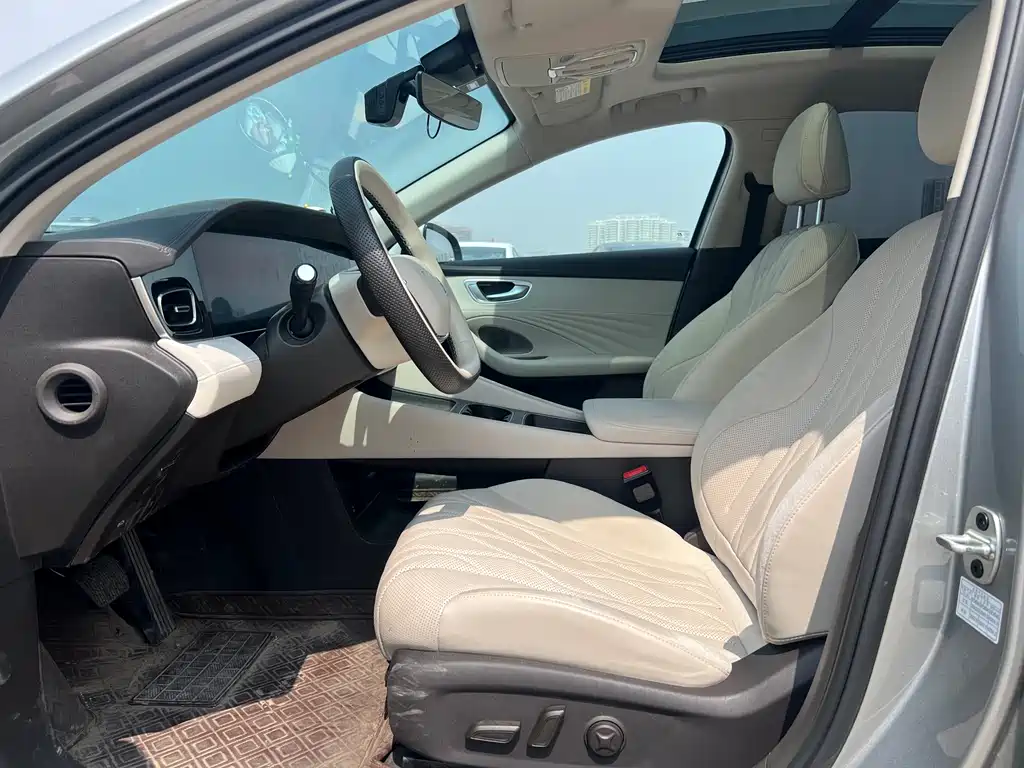 Roewe D7 2023 DMH 125km Excellence Edition