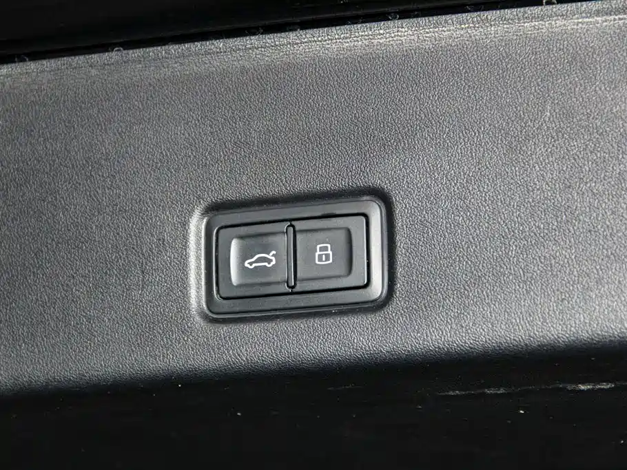 Audi Q6 2024 40 TFSI quattro Guanyun Edition Yulin Package 7-Seater