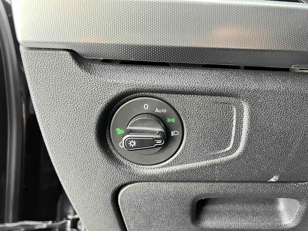 Volkswagen Passat 2023 280TSI Business Edition