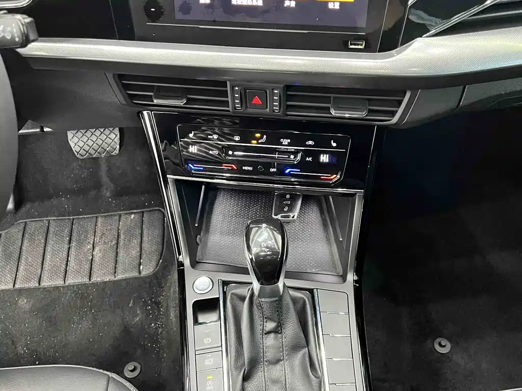 Volkswagen Passat 2023 280TSI Business Edition