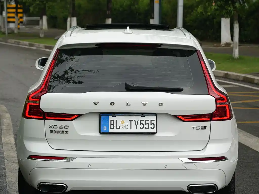 Volvo XC60 2020 T5 AWD Zhiyi Luxury Edition