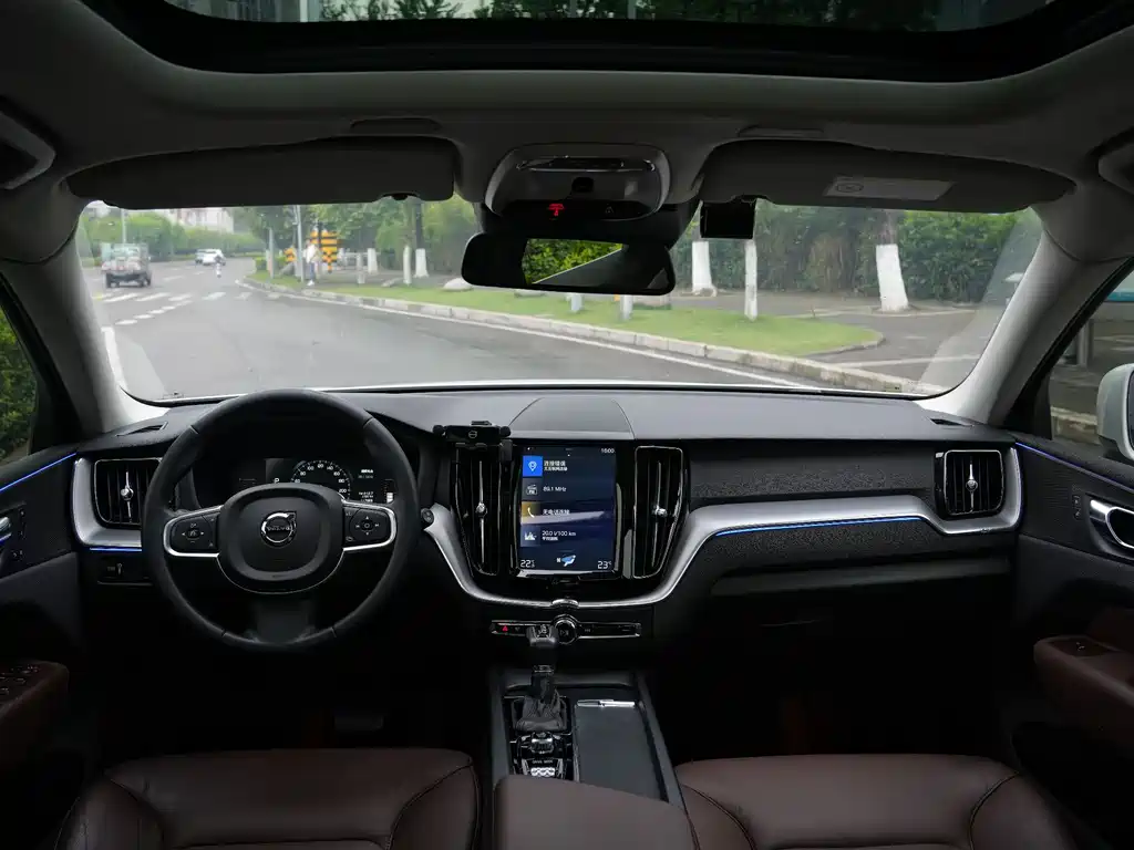 Volvo XC60 2020 T5 AWD Zhiyi Luxury Edition