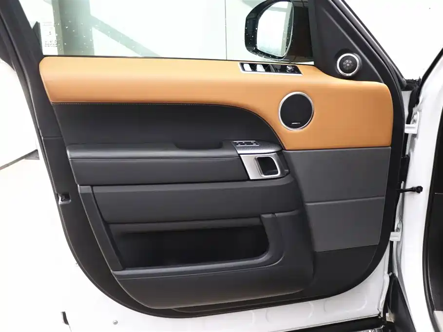 Range Rover Sport 2021 3.0 L6 HSE Dynamic Black Edition