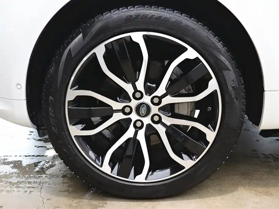 Range Rover Sport 2021 3.0 L6 HSE Dynamic Black Edition