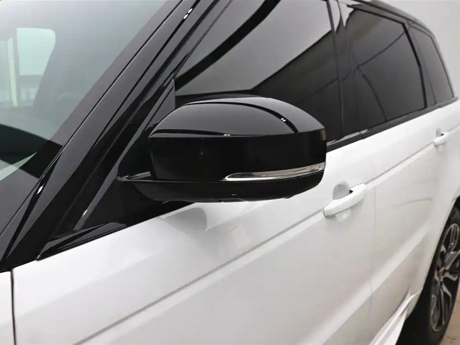 Range Rover Sport 2021 3.0 L6 HSE Dynamic Black Edition