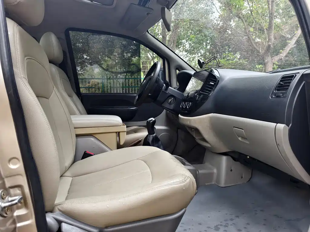 Dongfeng Lingzhi 2016 M3 1.6L 7-Seater Luxury Edition China IV