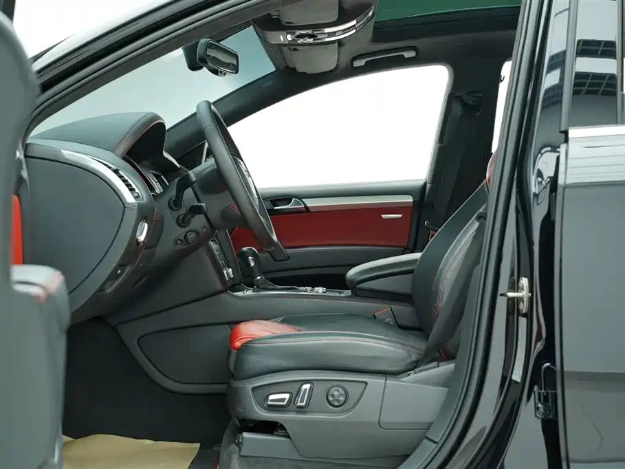 Audi Q7 2011 3.0 TFSI Exclusive (200kW)
