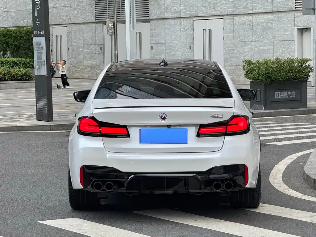 BMW M5 2021