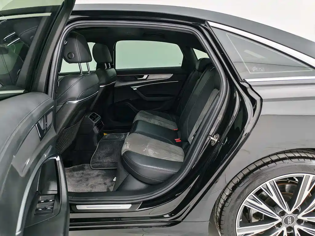 Audi A6L 2022 45 TFSI quattro Zhenxuan Dynamic Edition