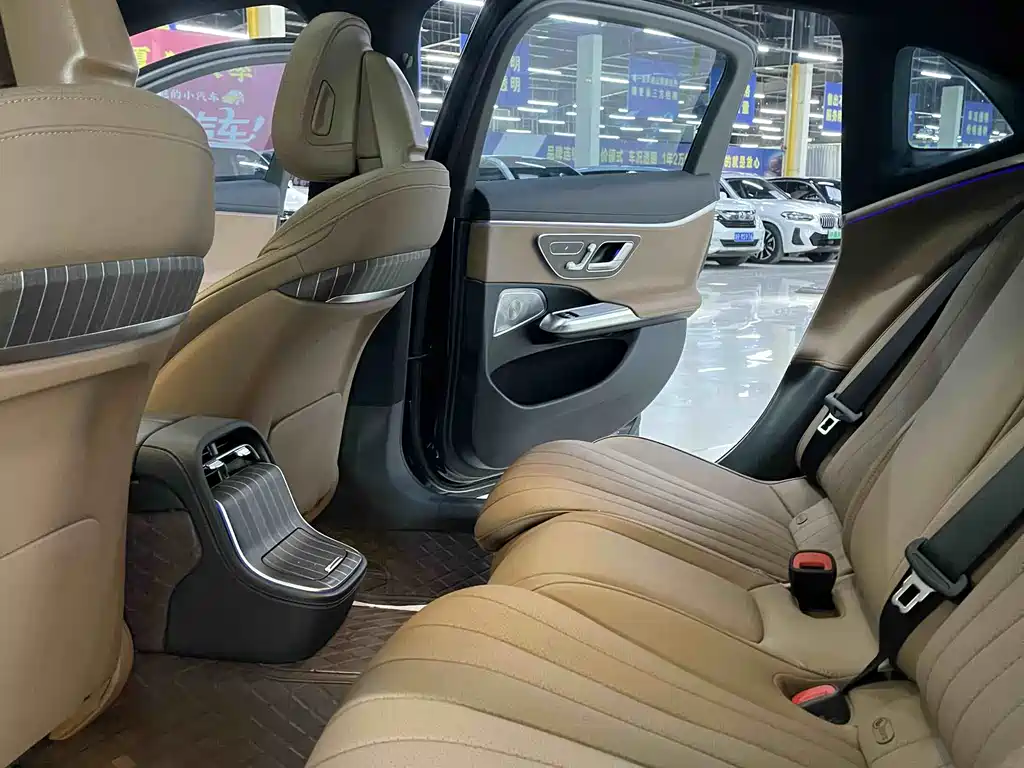 Mercedes-Benz E-Class 2024 E 300 L Luxury
