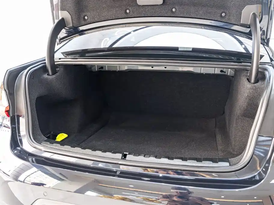 BMW 3 Series 2024 325Li M Sport Package