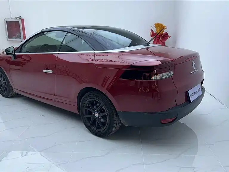 Renault Megane 2011 CC 2.0 Fashion Navigation Edition