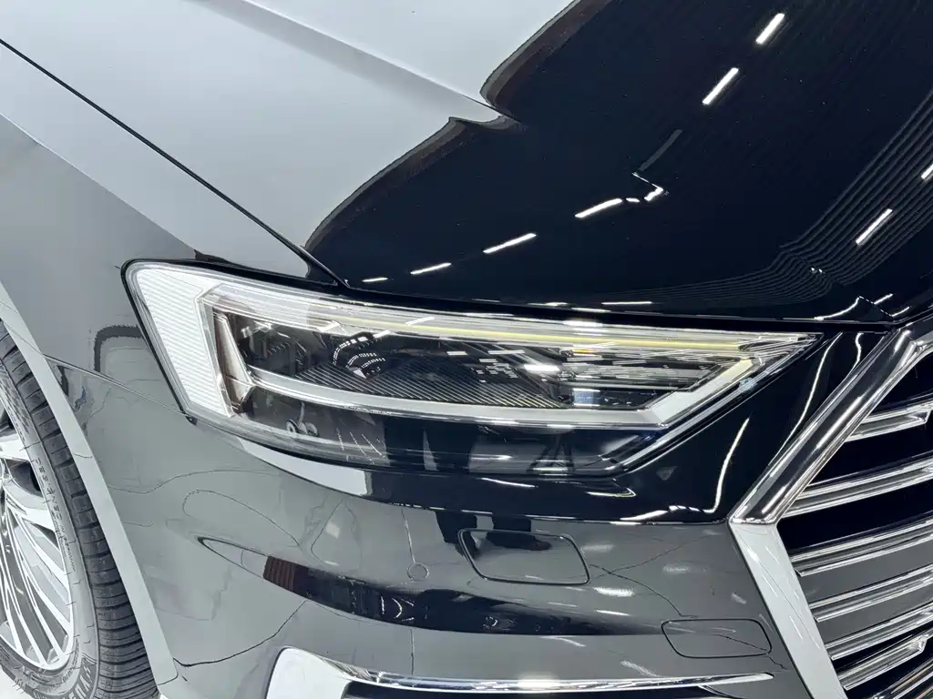 Audi A8L 50 TFSI quattro Comfort Edition 2021