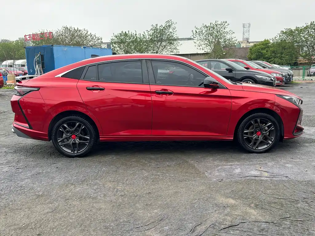 Dongfeng Aeolus Yixuan 2021 230T Automatic Chasing Shadow Knight Edition