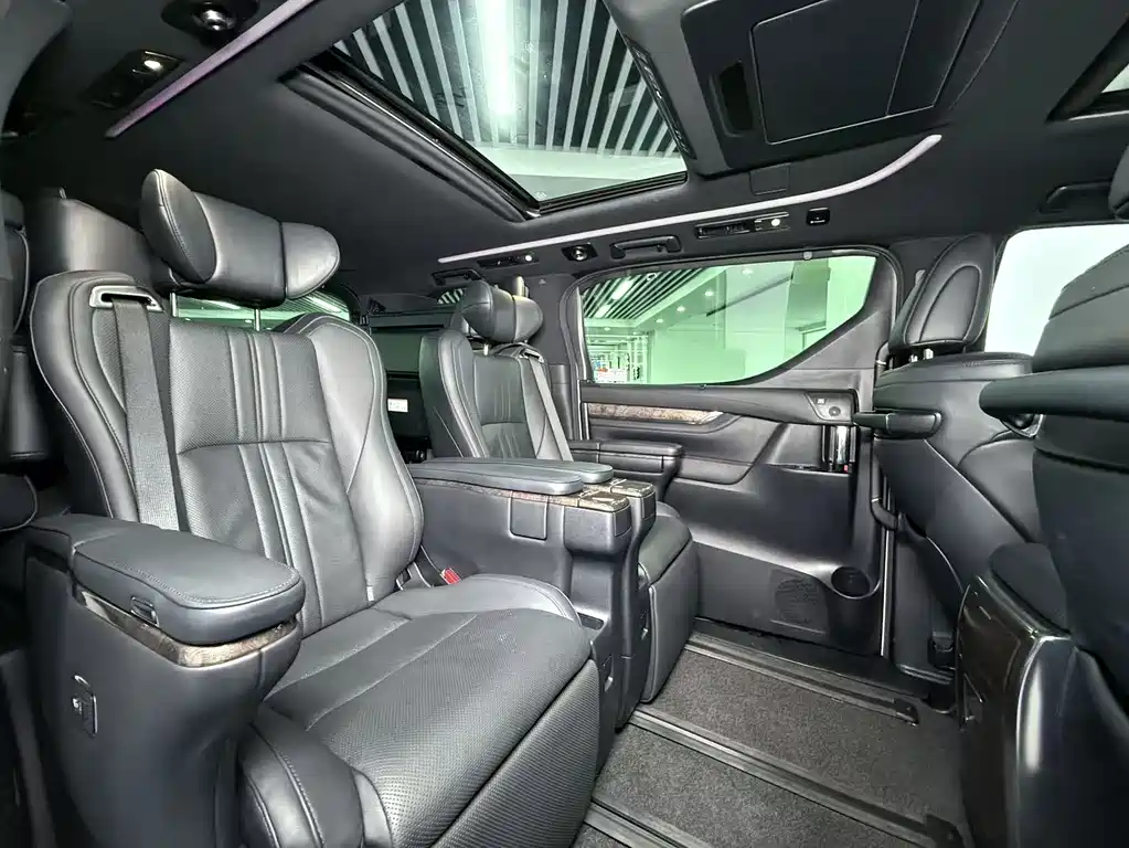 Toyota Vellfire 2021 Crown Hybrid 2.5L HV Premium Edition