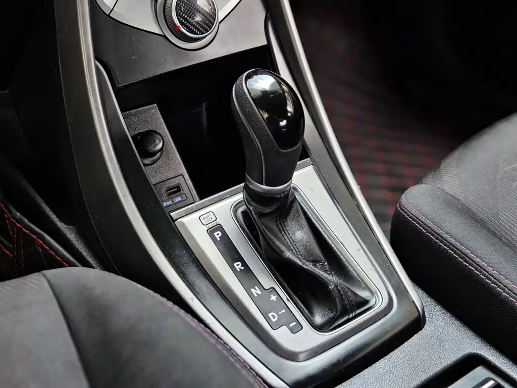 Hyundai Elantra Langdong 2012 1.6L Automatic Fashion Edition