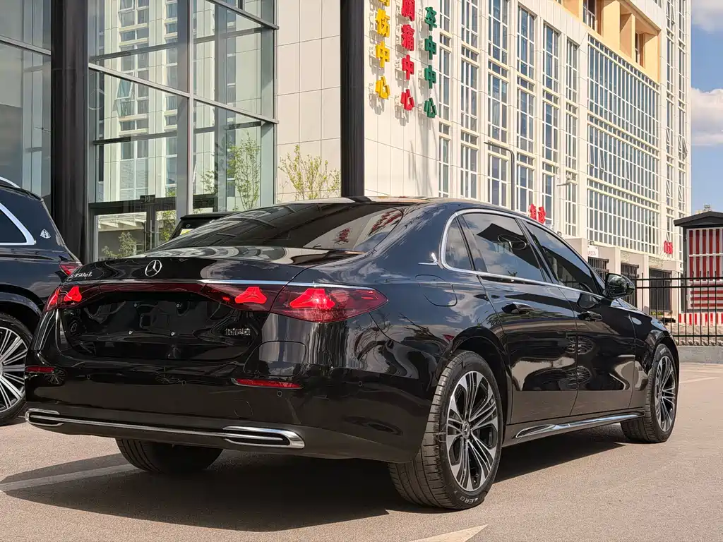 Mercedes-Benz E-Class NEV 2024 E 350 e L Plug-in Hybrid Sedan