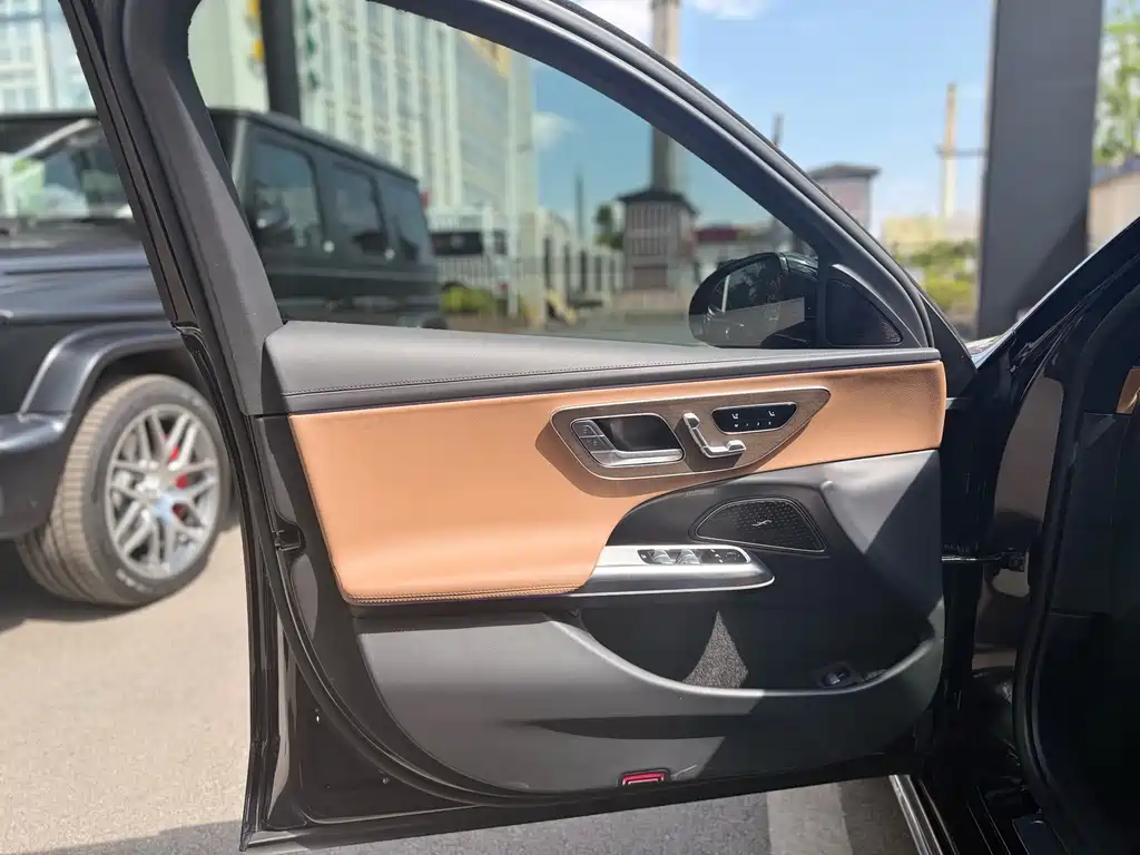Mercedes-Benz E-Class NEV 2024 E 350 e L Plug-in Hybrid Sedan