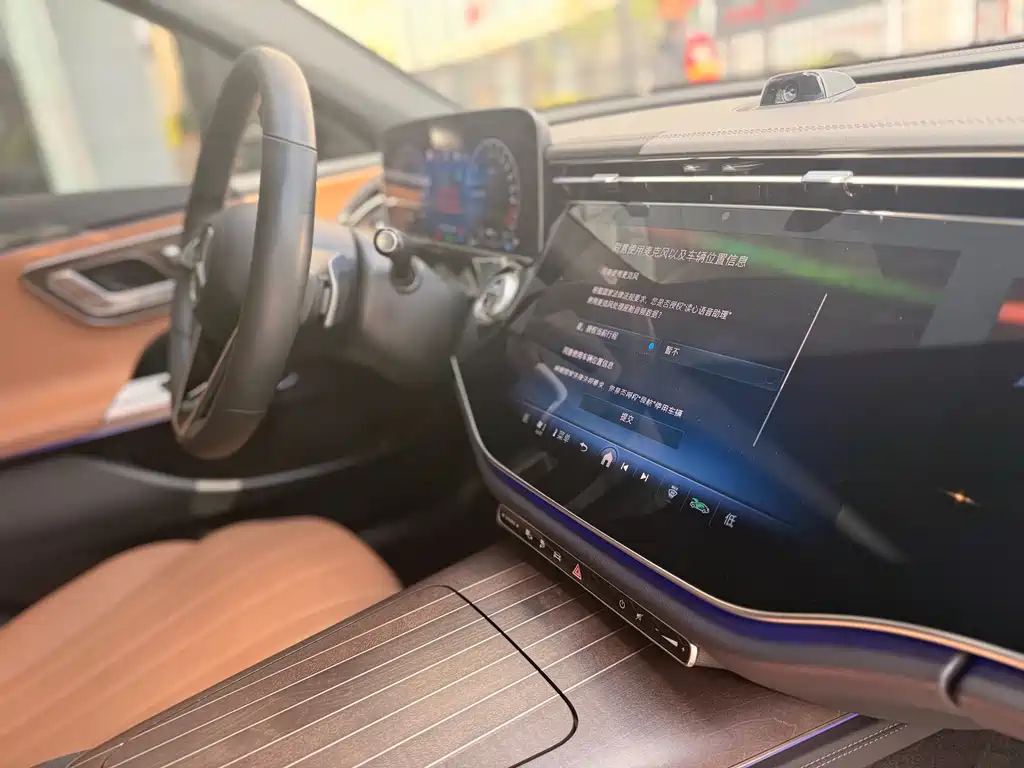 Mercedes-Benz E-Class NEV 2024 E 350 e L Plug-in Hybrid Sedan