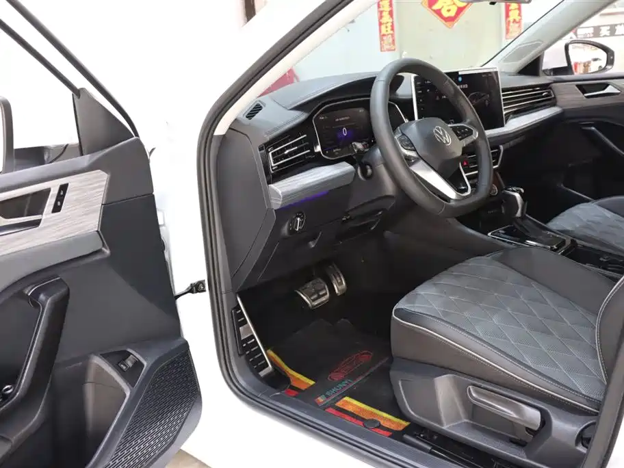 Volkswagen Sagitar 2023 300TSI DSG Beyond Edition