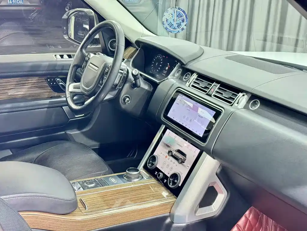 Range Rover 2018 3.0 SC V6 Vogue Heritage Edition