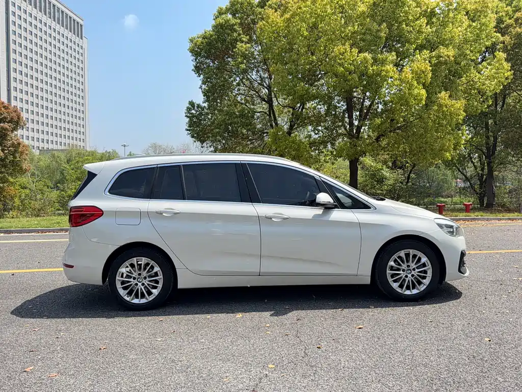 BMW 2 Series Gran Tourer 2018 220i Leading Edition