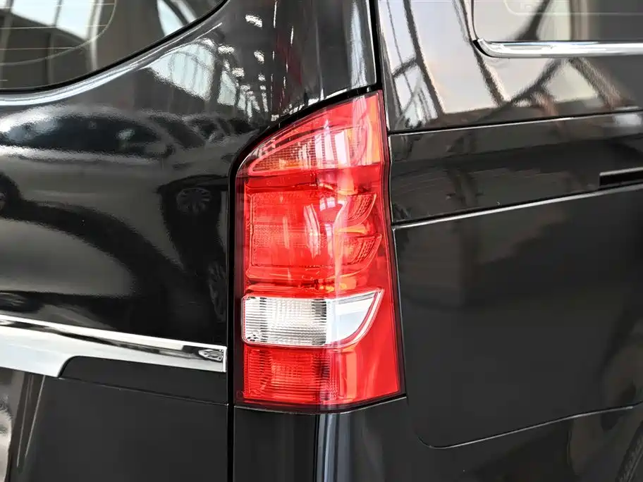 Mercedes-Benz Vito 2021 2.0T Elite Edition 7-Seater
