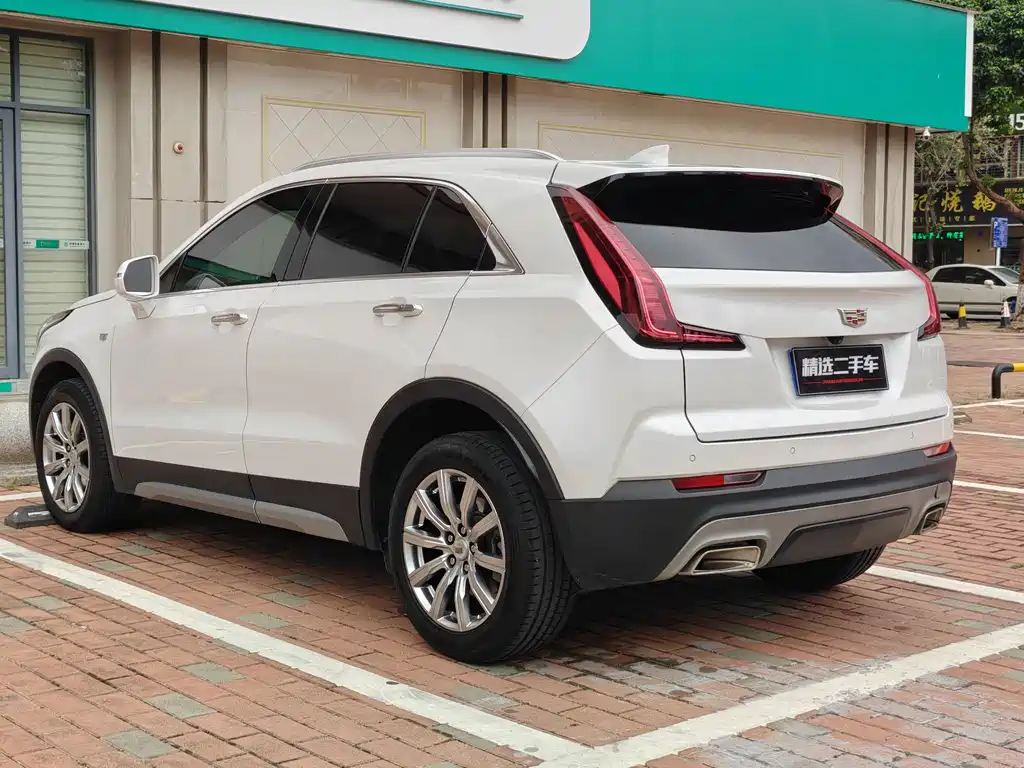 Cadillac XT4 2021 28T FWD Luxury
