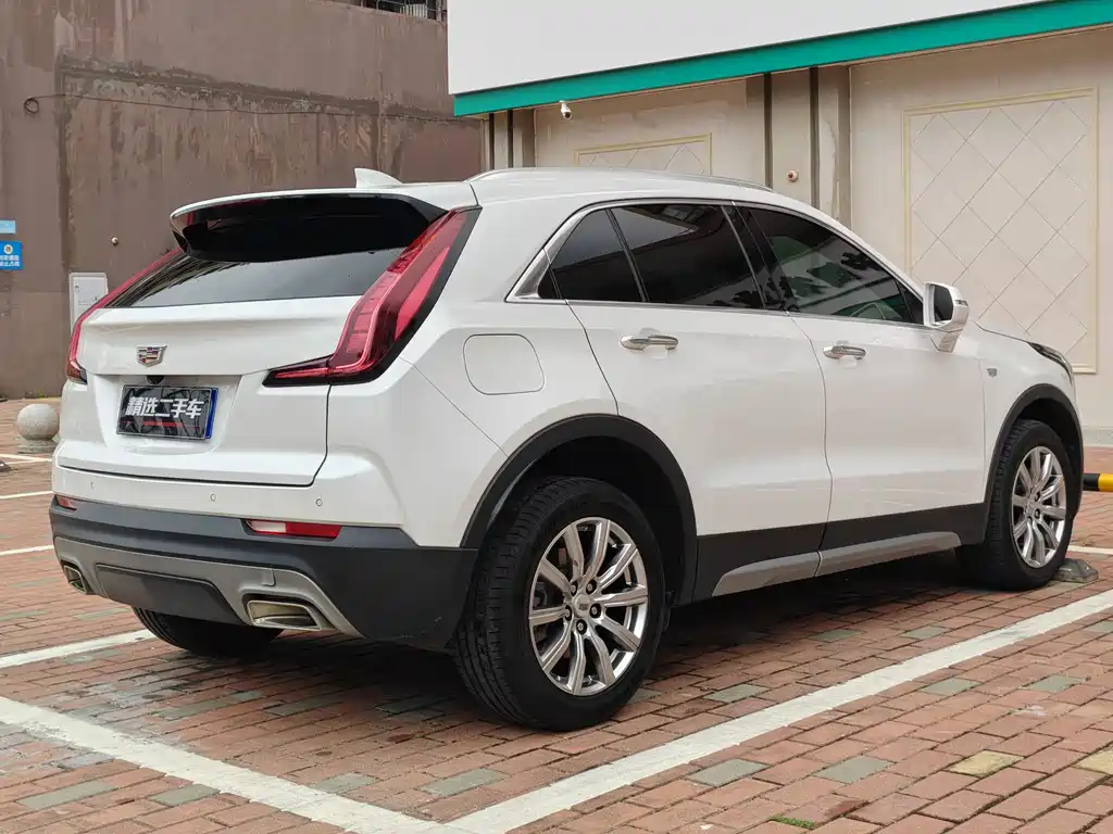 Cadillac XT4 2021 28T FWD Luxury