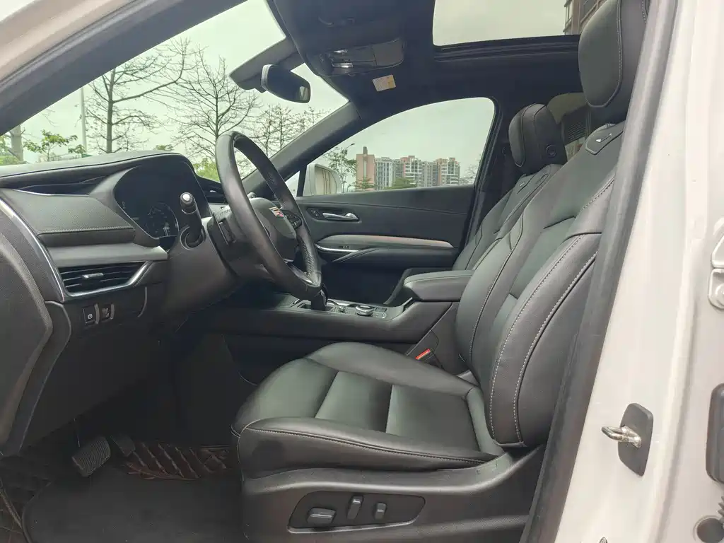 Cadillac XT4 2021 28T FWD Luxury