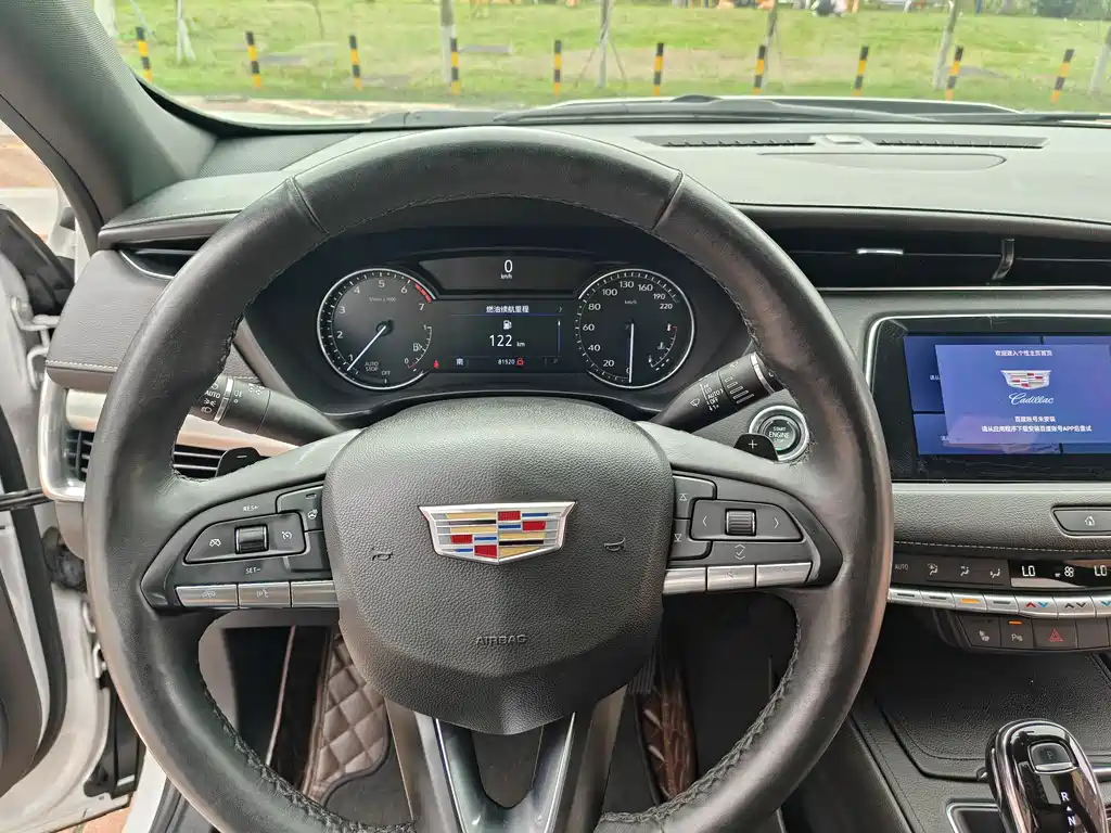 Cadillac XT4 2021 28T FWD Luxury