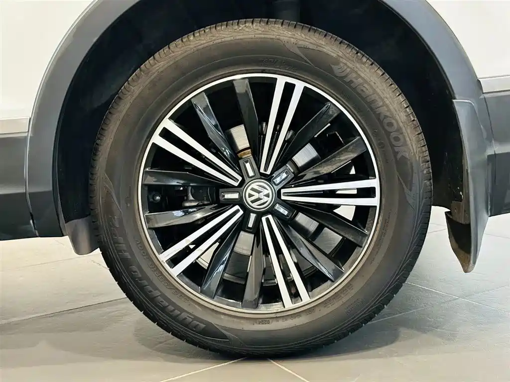 Tiguan L 2019 330TSI Automatic FWD Panorama Comfort Edition China VI