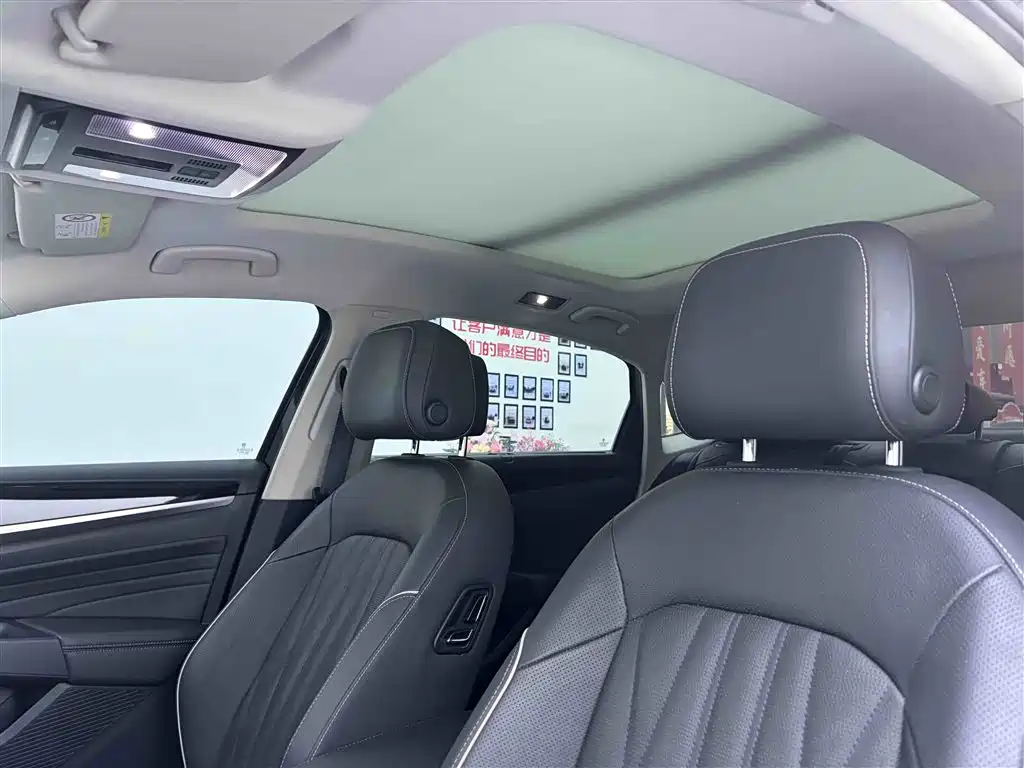 Volkswagen Passat 2022 330TSI Highline
