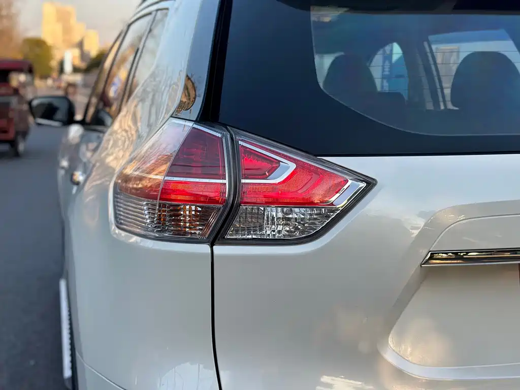 Nissan X-Trail 2017 2.0L CVT Fashion Edition 2WD