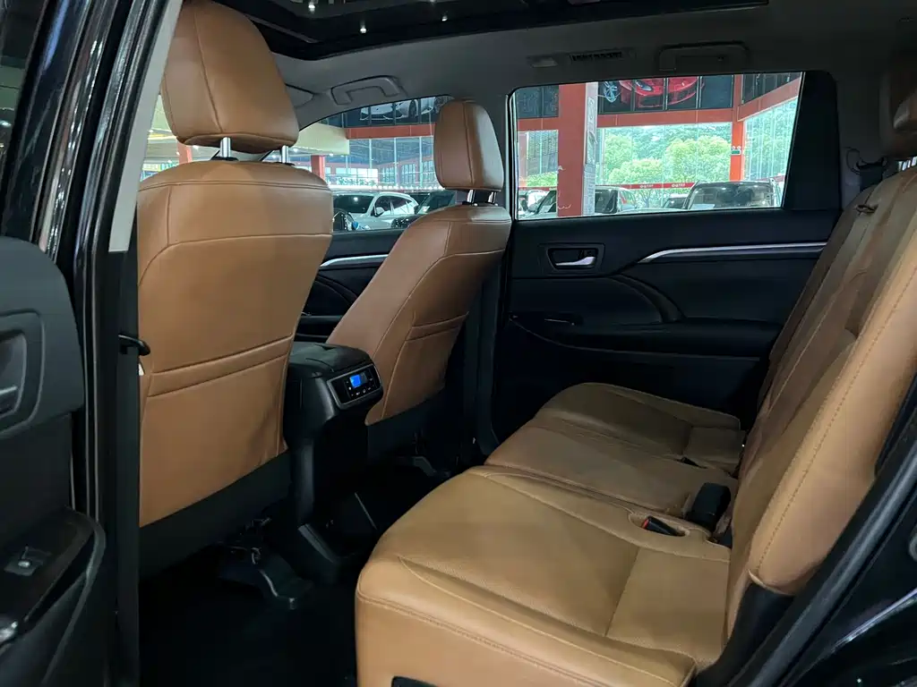 Toyota Highlander 2018 2.0T AWD Knight Edition 7-Seater China VI