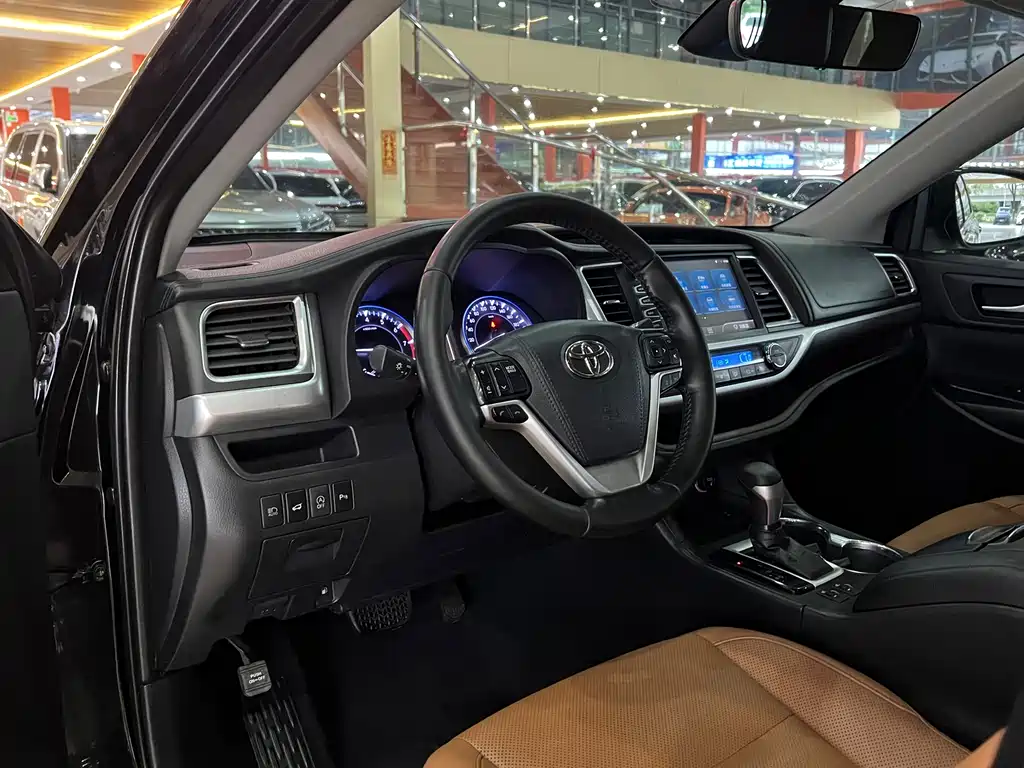 Toyota Highlander 2018 2.0T AWD Knight Edition 7-Seater China VI