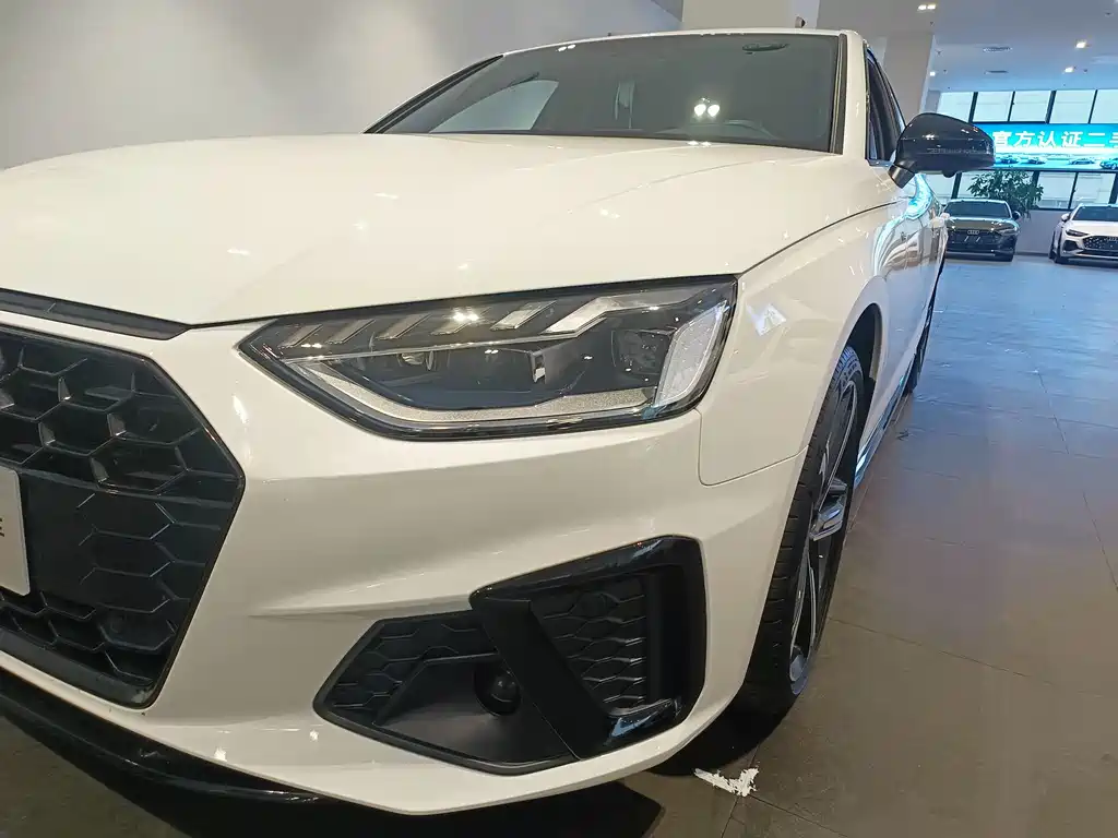 Audi A4L 2024 40 TFSI Luxury Dynamic Edition