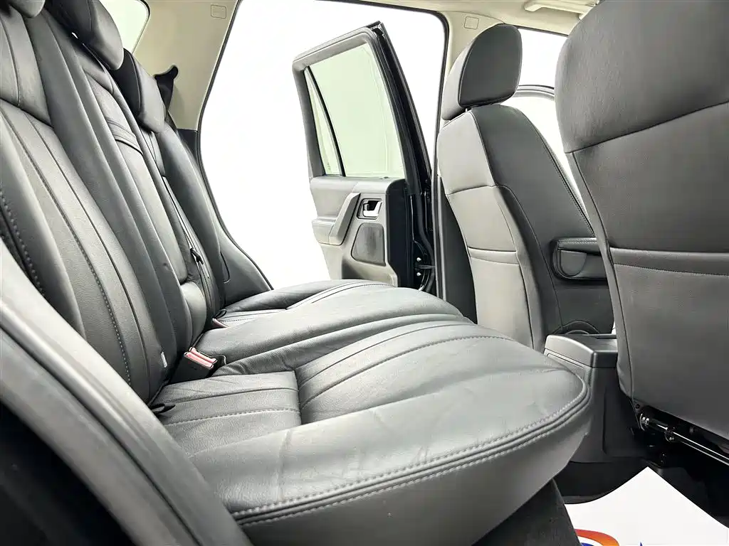Land Rover Freelander 2 2013 2.0T Si4 SE Gasoline Version