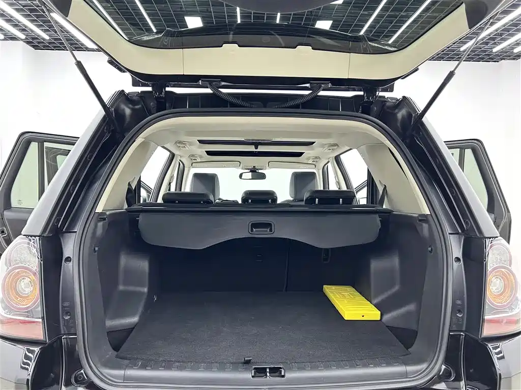 Land Rover Freelander 2 2013 2.0T Si4 SE Gasoline Version