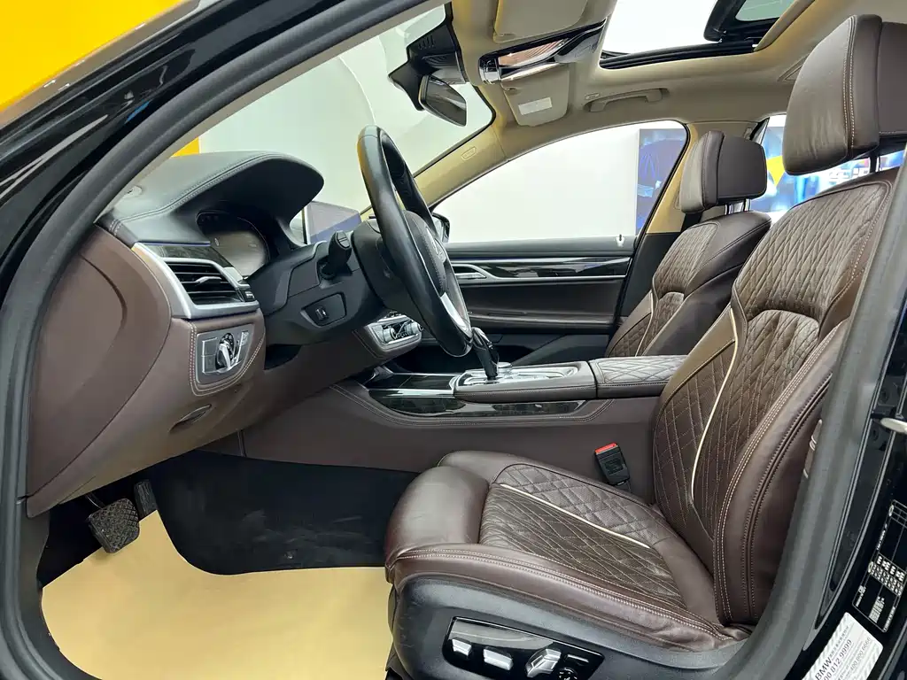 BMW 7 Series 2019 740Li Leading Edition M Sport Package