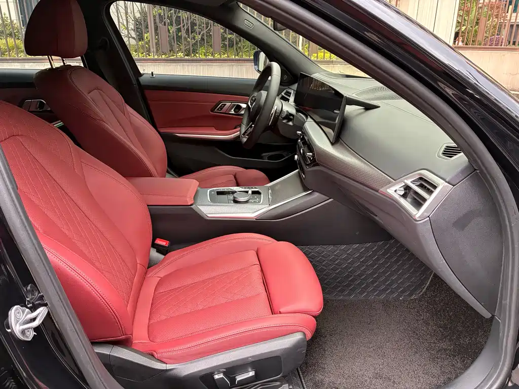 BMW 3 Series 2025 330Li Exclusive M Sport Night Edition