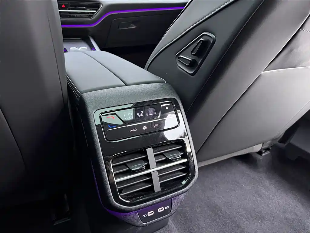 Volkswagen Passat 2025 Pro 380TSI Starry Dragon Edition