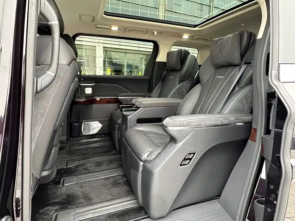 Hongqi HQ9 PHEV 2024 2.0T AWD Luxury Edition
