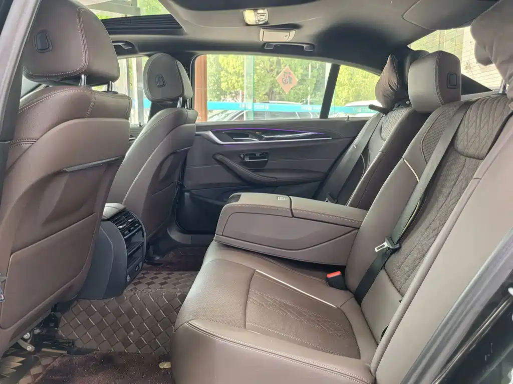 BMW 5 Series 2022 525Li M Sport Package