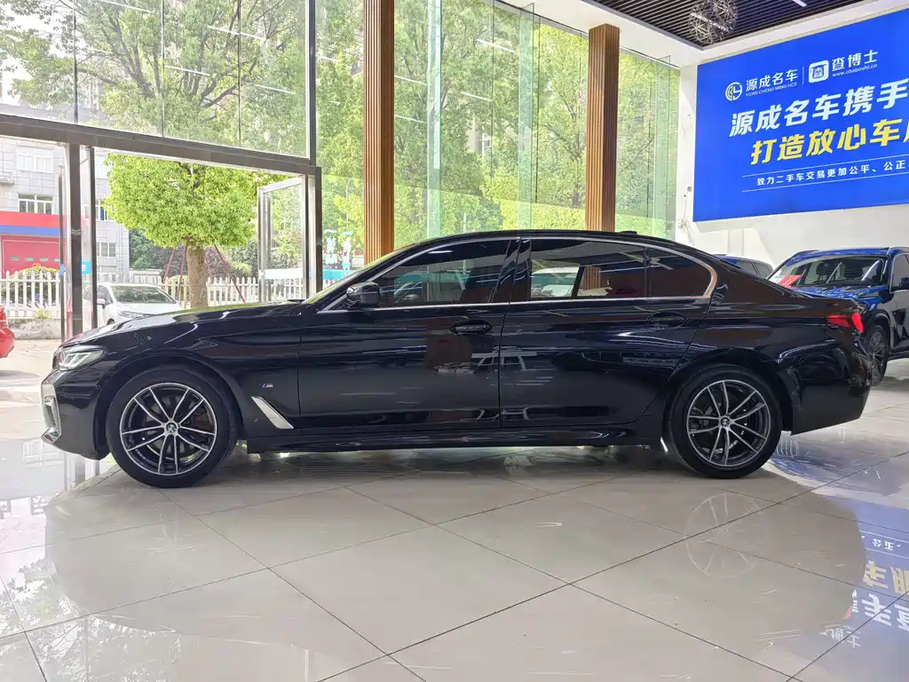 BMW 5 Series 2022 525Li M Sport Package