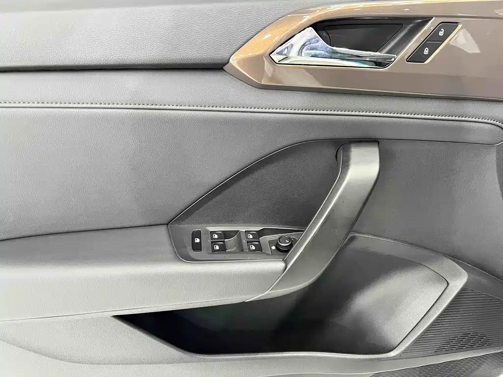 Volkswagen Tharu 2022 280TSI 2WD Luxury Edition